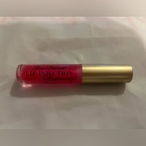 Too Faced Lip Injection Extreme in bubblegum yum